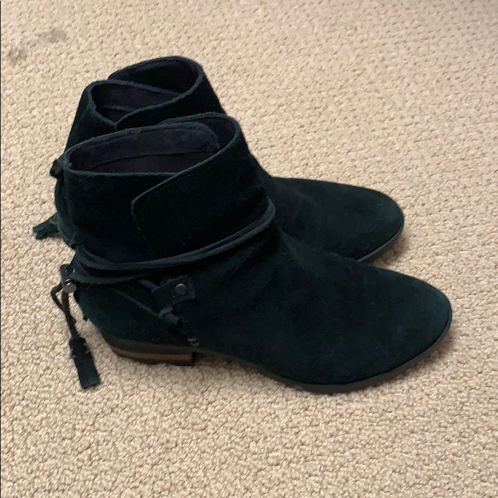 Sorel black boho booties